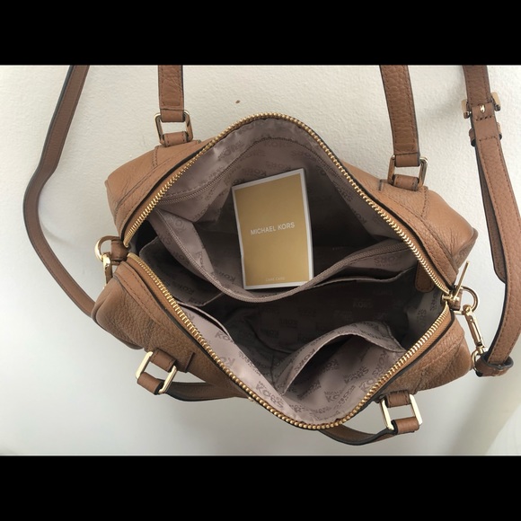 Brand New Michael Kors Purse - Picture 5 of 6